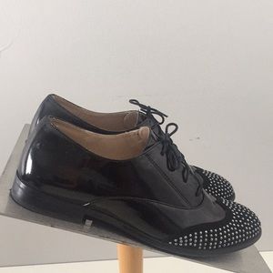 BCBGMAXAZRIA - Patent Studded Wingtip Shoe